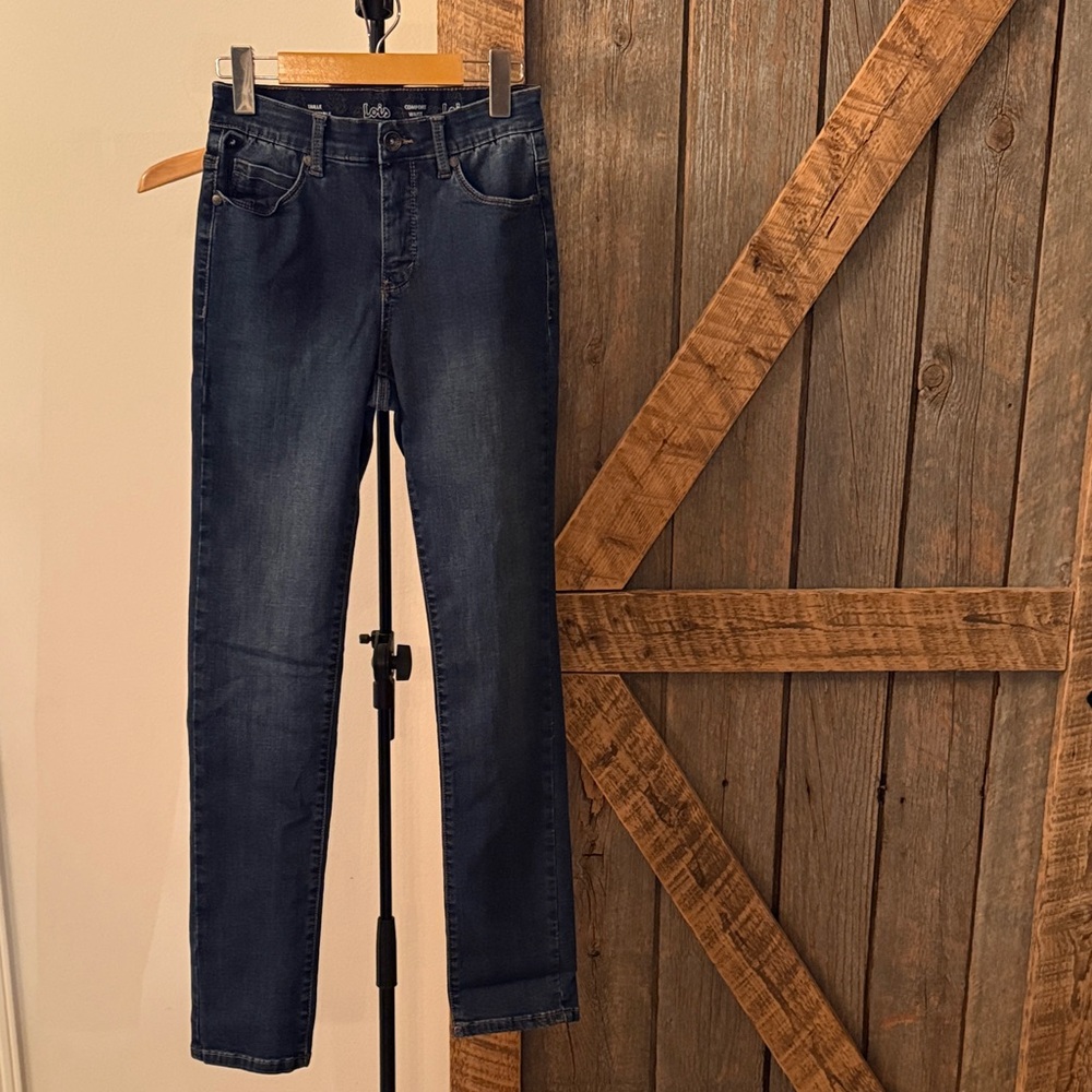 Lois Jeans Comfort Waist straight leg blue jeans - Size 26